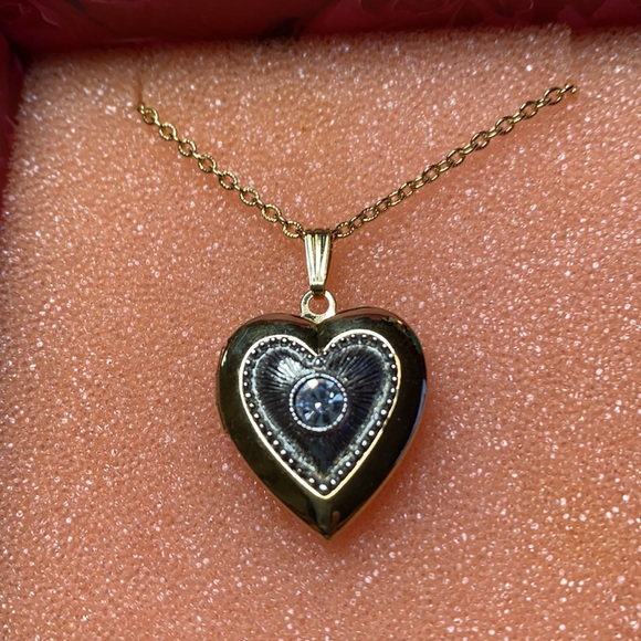 Avon Birth Stone Heart Locket Necklace - Picture 2 of 3